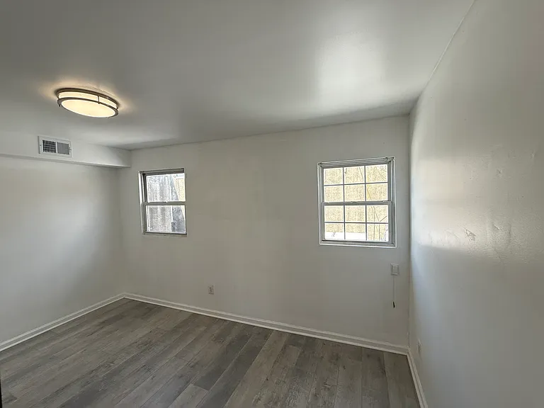 1146 S 9th St — Photo 14