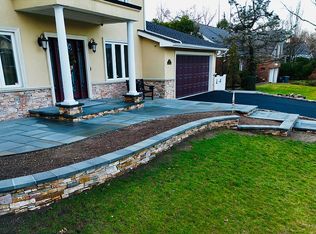 74 Shrub Hollow Rd, Roslyn, NY 11576