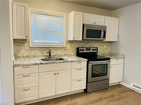 4th image of 703 S Rosemont Rd