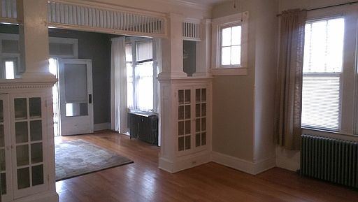 5th image of 2921 Glenmore Ave APT 1