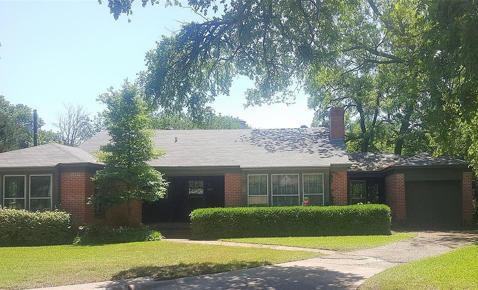 1st image of 1620 Lakeside Dr