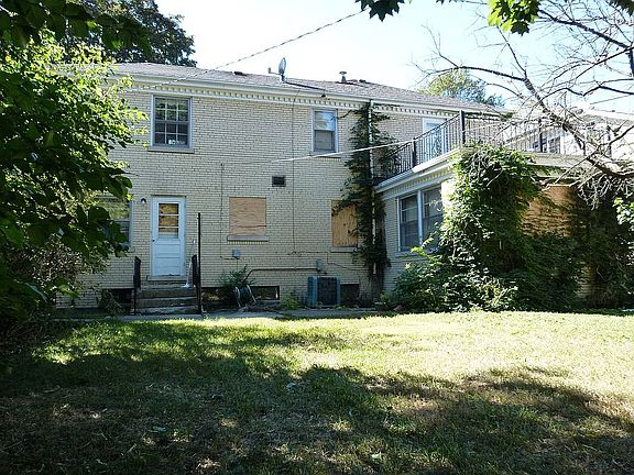 3rd image of 1415 Jackson Ave