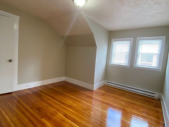 5th image of 39 Salem St Unit 3