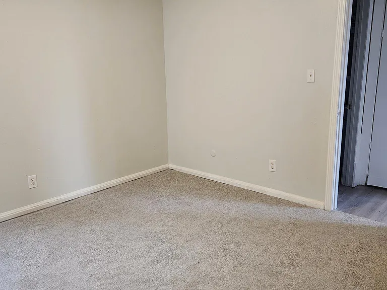 2815 Parallel Pkwy #1 — Photo 9
