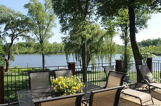 3rd image of 5970 Darb Lake Dr