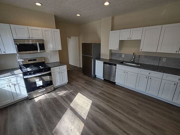 5th image of 1459 Ridgewood Ave #1461