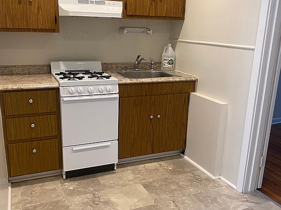 3rd image of 8 Owen Ave #5