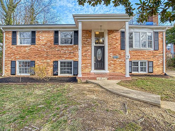 2nd image of 2910 Alliance Ln