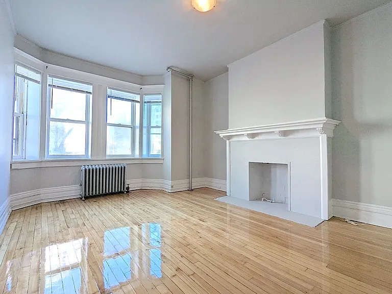 314 Broadway — Photo 24