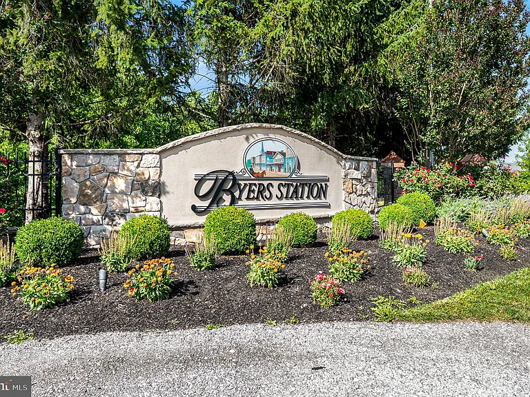 2413 Copper Creek Rd — Photo 36