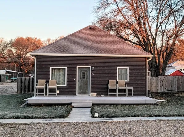 206 W Walnut St, Pleasanton, NE 68866