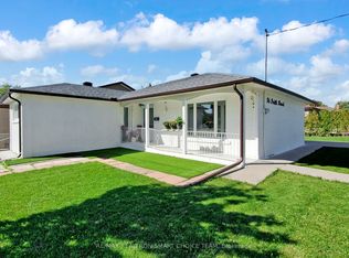 16 Frith Rd, Toronto, ON M3N1G1