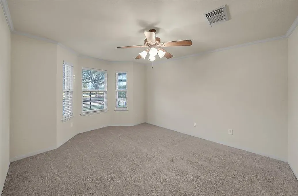3 bed, 1864 sqft, $2,150 — Photo 3