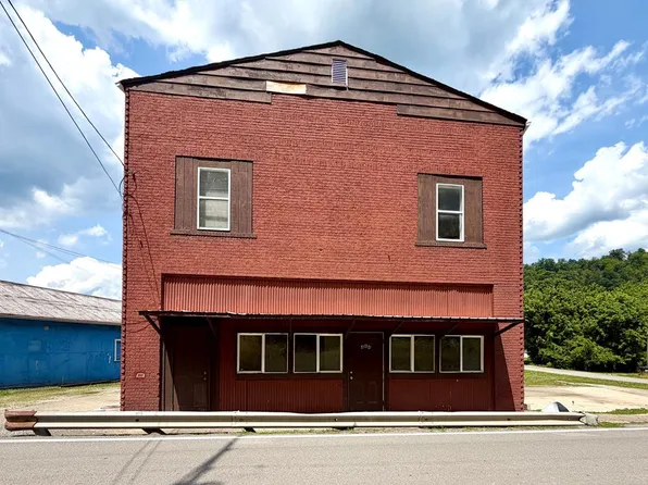 484 State Route 302, West Van Lear, KY 41268