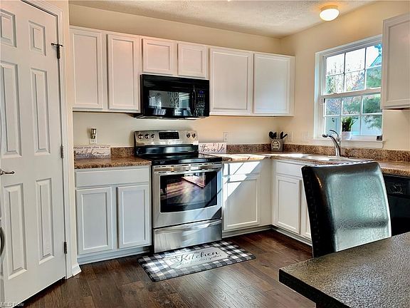 4th image of 147 Northwood Ln