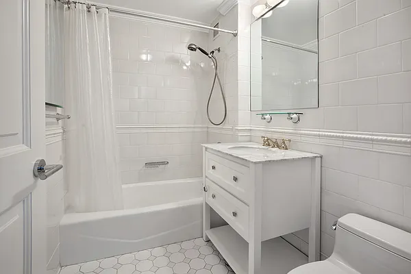 Rented by New York Residence | media 6