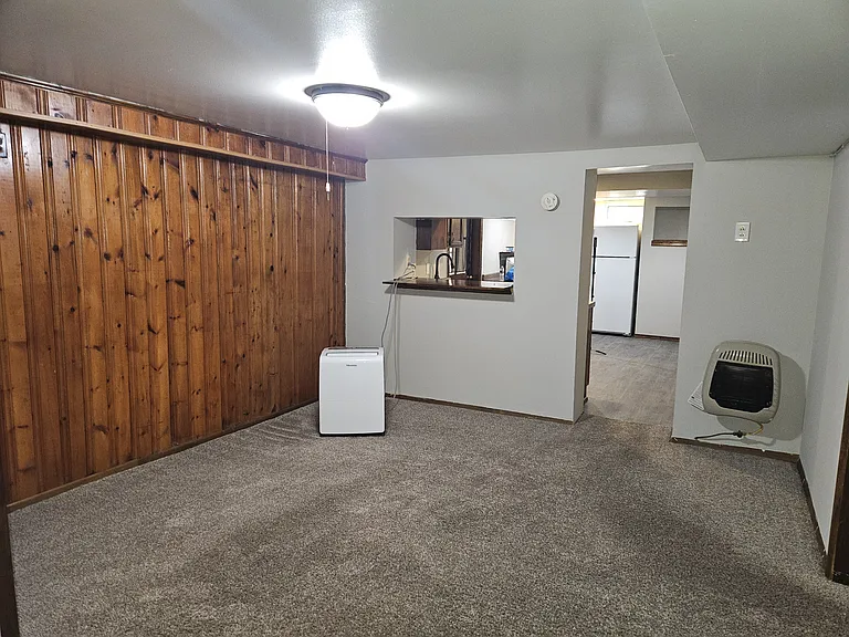 301 College Ave — Photo 8