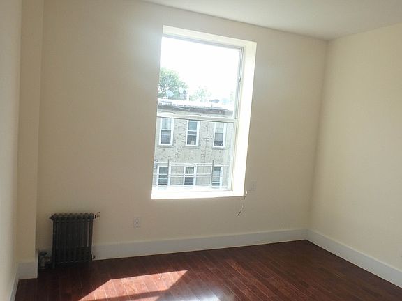4th image of 1050 Lafayette Ave #Ten