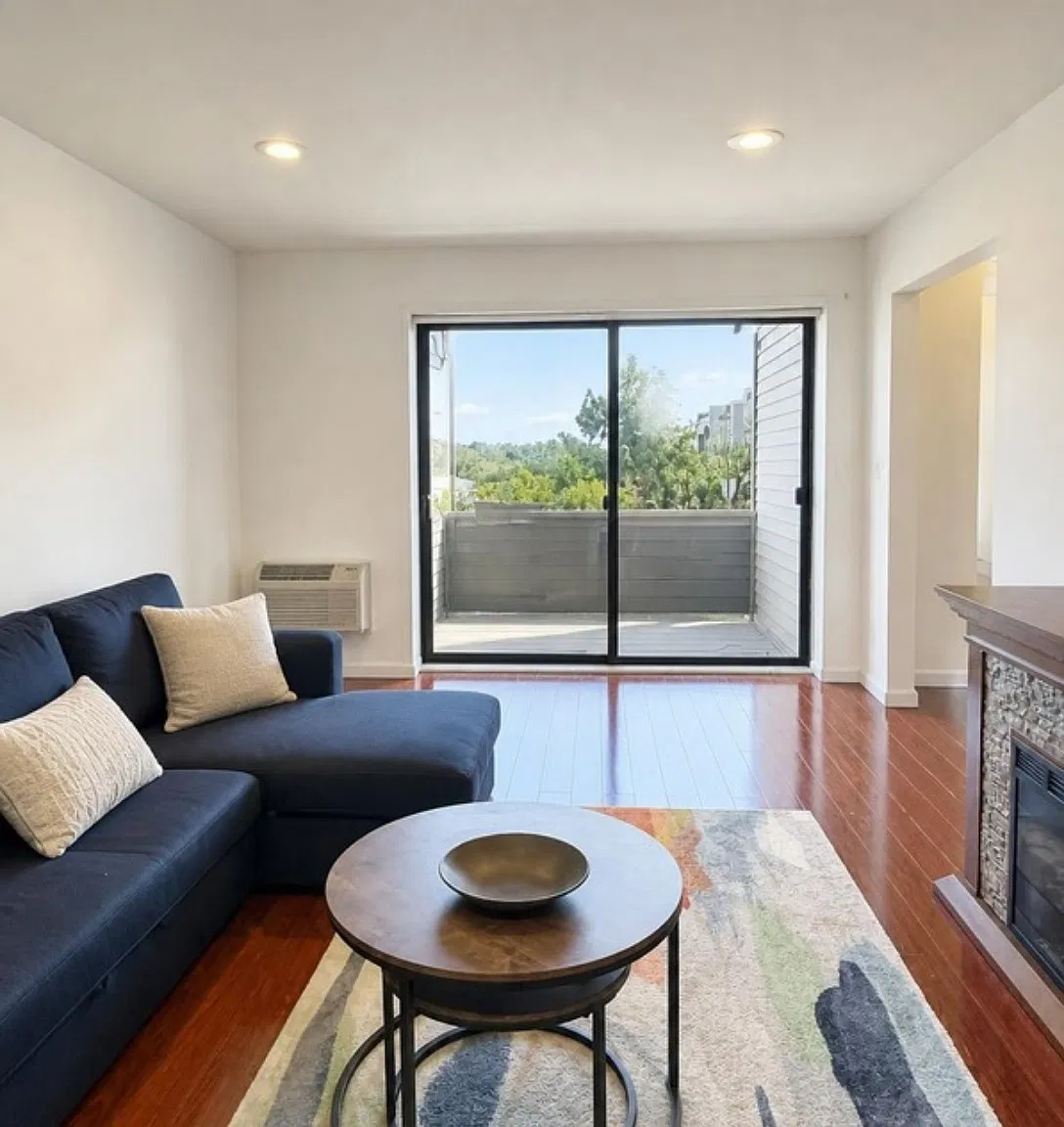 1 bed, $2,000 — Photo 2