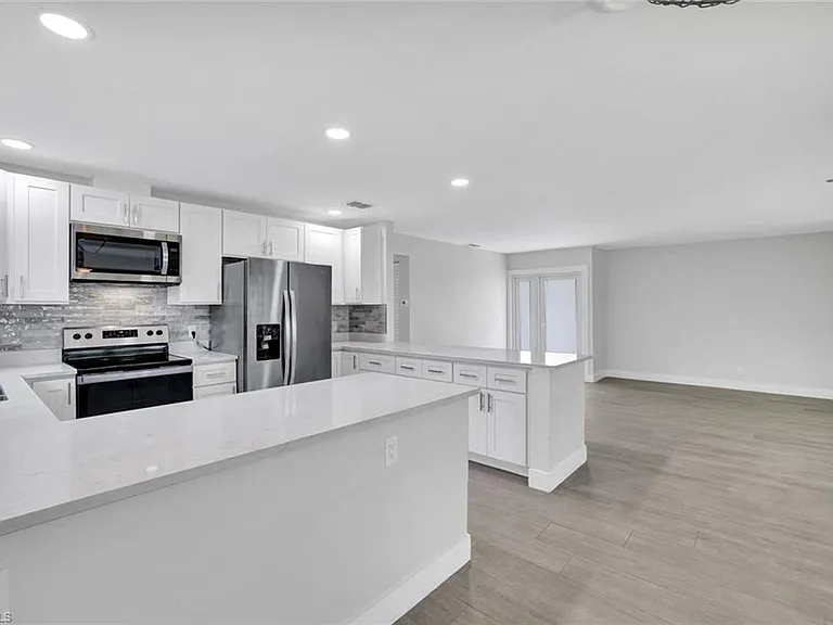 265 Georgetown Blvd #60 — Photo 6