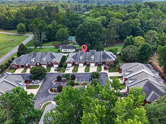 2nd image of 122 Olde Manor Ct