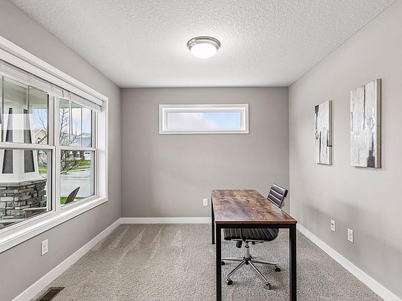 3rd image of 1418 Nutmeg Cir