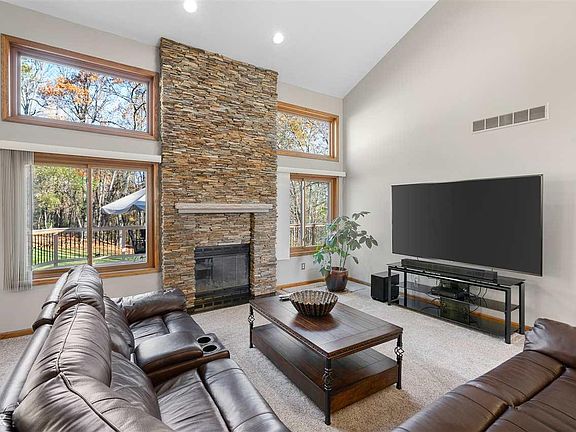 5th image of 11696 Old Oaks Dr