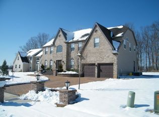 109 Pine Cone Ct, Sicklerville, NJ 08081