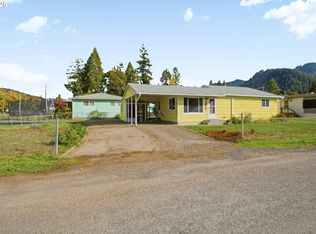 76395 River Rd, Oakridge, OR 97463