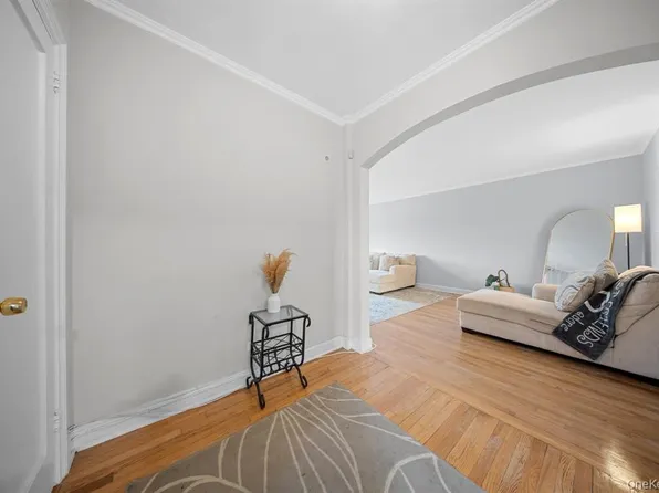 98-120 Queens Boulevard image 6 of 29