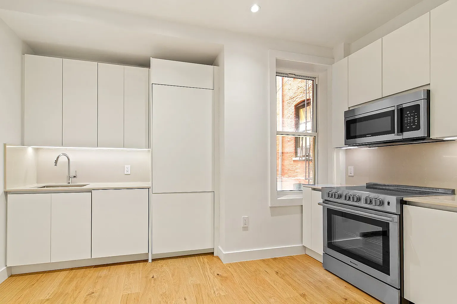 336 West 95th Street — Photo 1