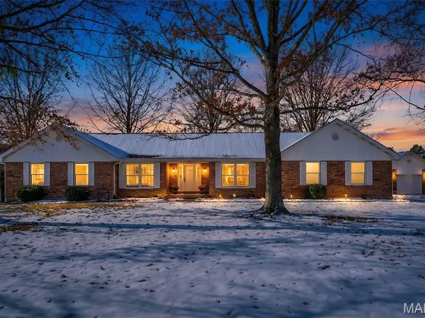 13 Jacks Cabin Dr, Defiance, MO 63341