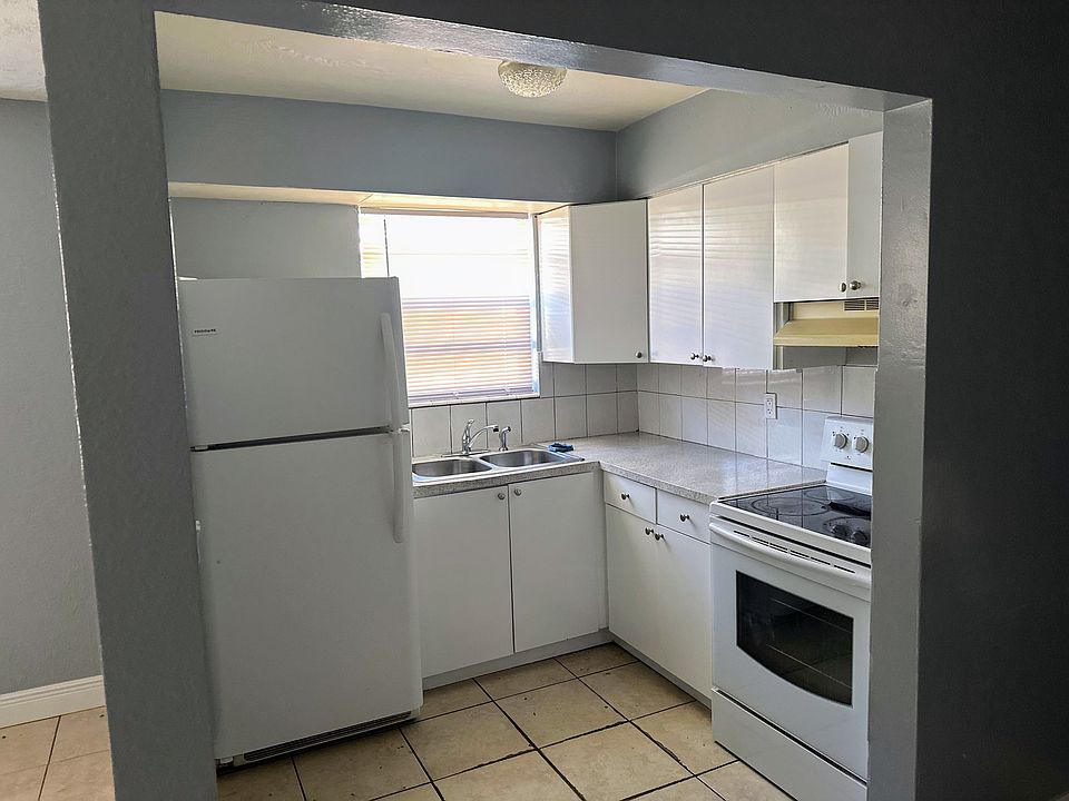 1st image of 832 NW 2nd Ave APT 4