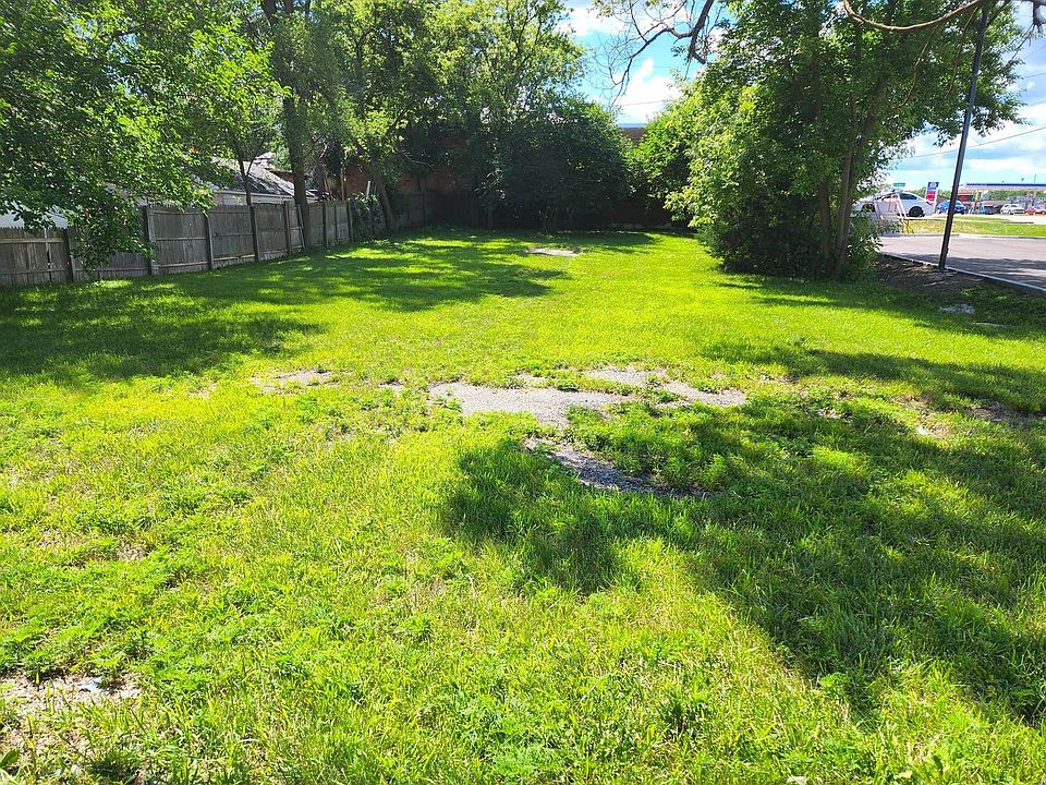 2nd image of 1630 Woodridge Dr