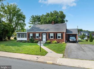 18 Sunset Rd, Lewistown, PA 17044