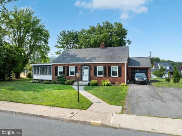 18 Sunset Rd, Lewistown, PA 17044
