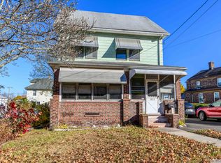 1725 State St, Hamden, CT 06517