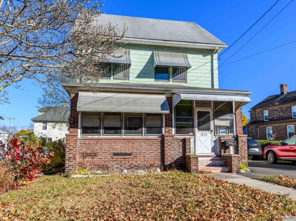 1725 State Street, Hamden, CT 06517