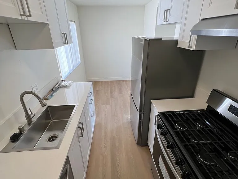 Primetime Brentwood — Photo 5