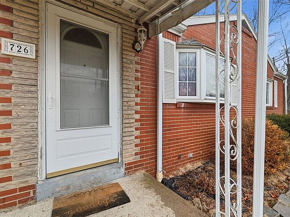 3rd image of 726 Rodney St