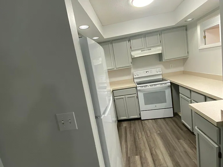 2216 Harbor View Dr — Photo 7