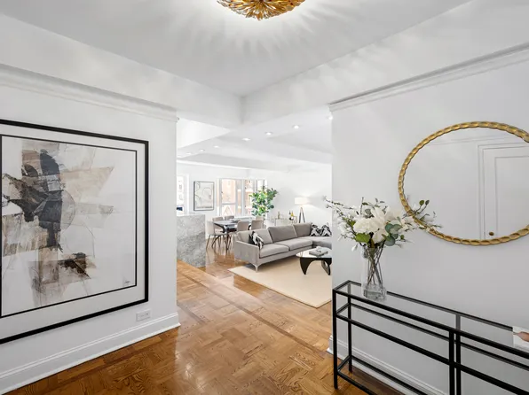 20 East 35th Street image 4 of 10