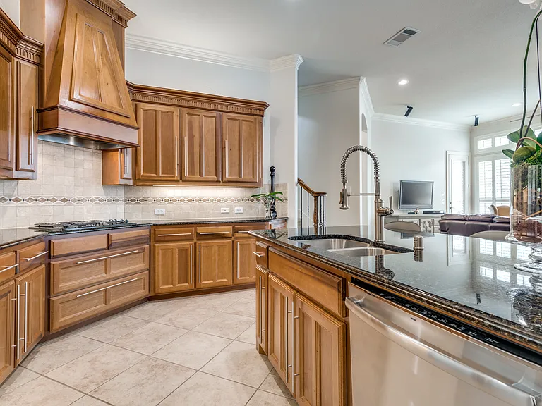 8237 Inverness Colony — Photo 9