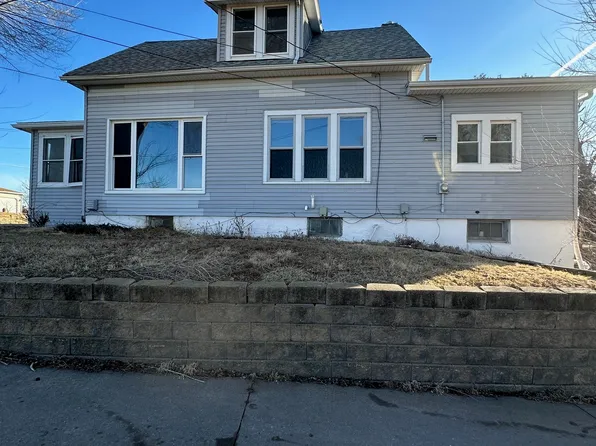 2625 12th Ave SW #1, Cedar Rapids, IA 52404