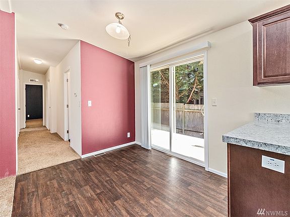 5th image of 18806 Augusta Ave NE