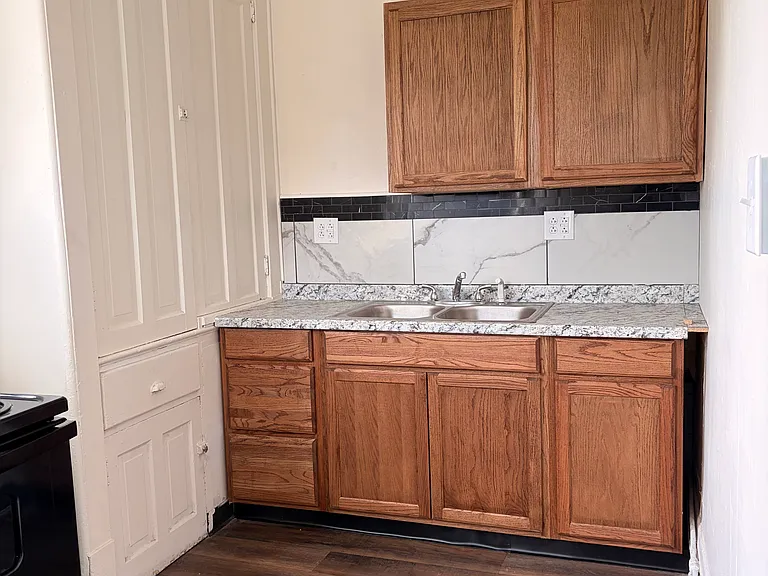 626 Walnut St #2 — Photo 7