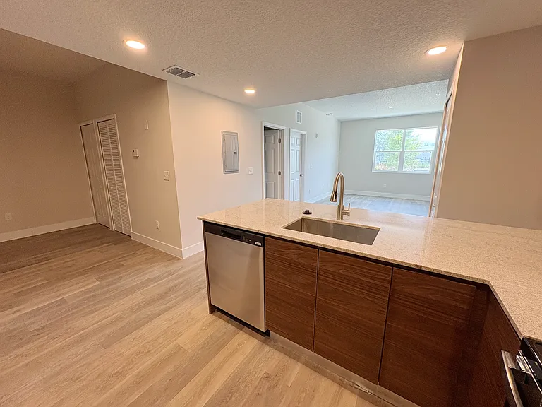 4424 S Texas Ave #112 — Photo 8