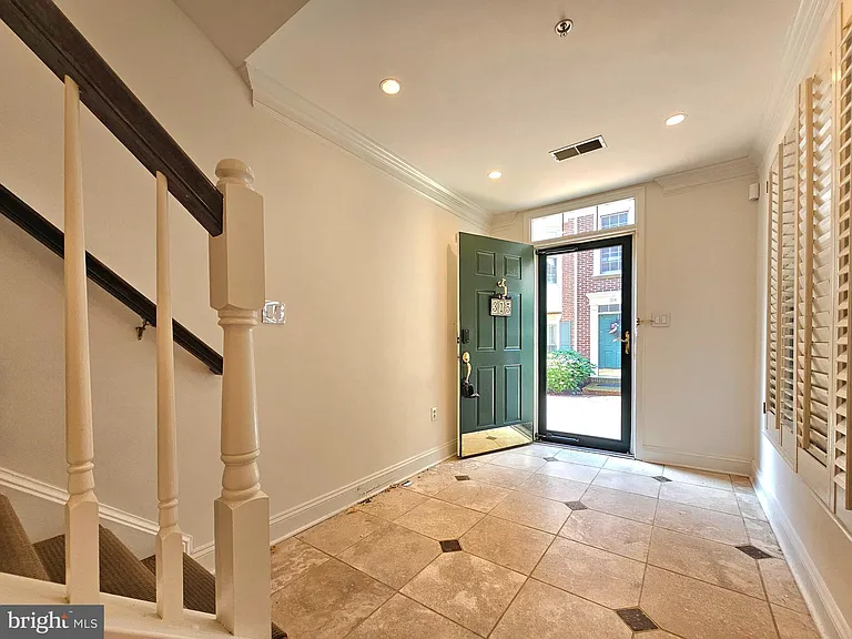 315 Hearthstone Mews — Photo 3