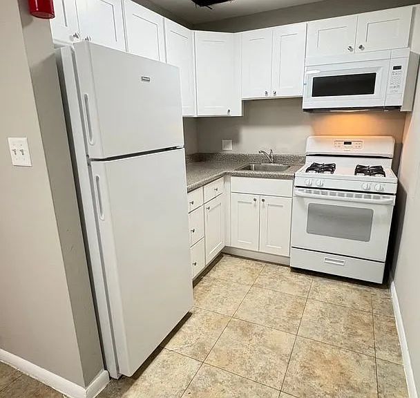 Marquette Apartments — Photo 11