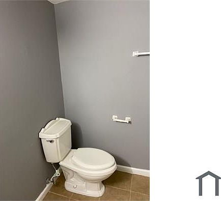 4th image of 456 Girard St APT 302